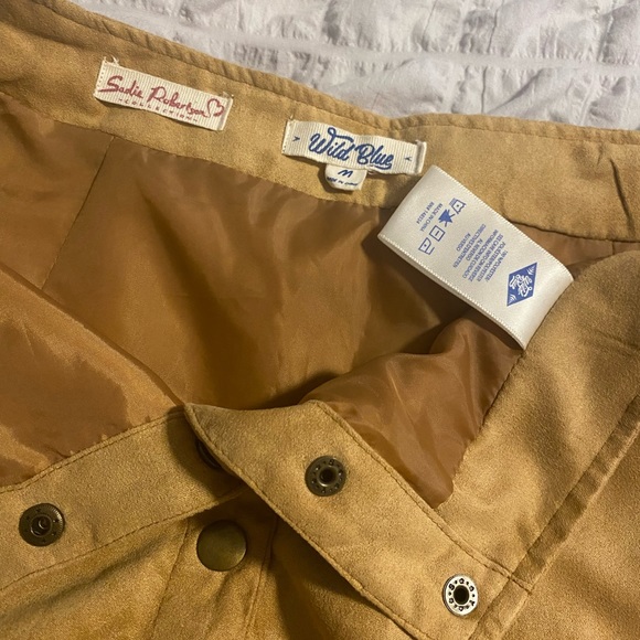 Wild Blue Sadie Robertson Collaboration Faux Suede button up skirt with pockets - Picture 3 of 3